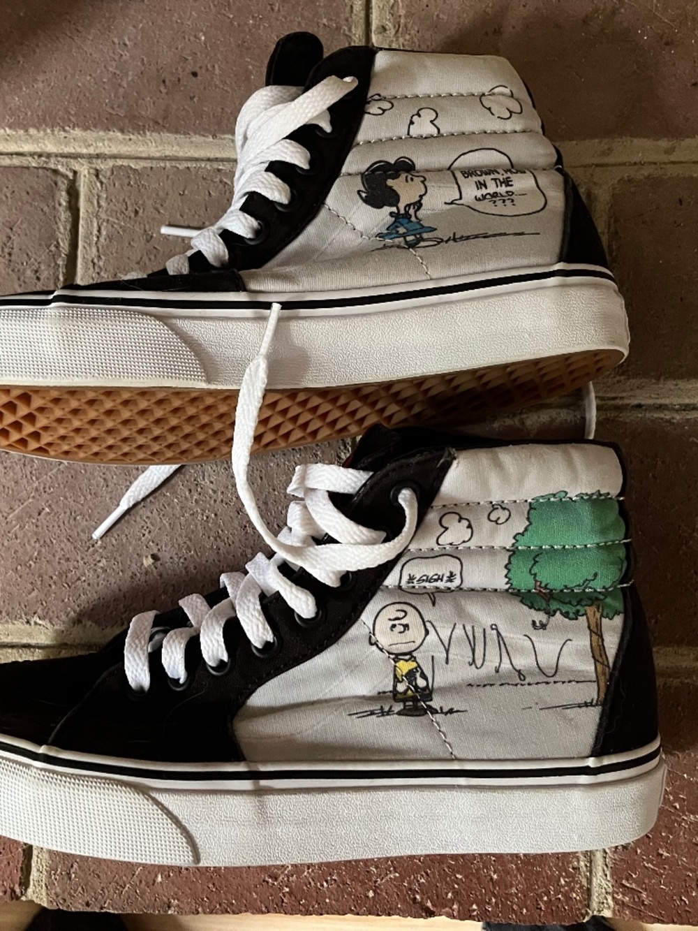 Vans x Peanuts Sk8-Hi "Charlie Kite." - Picture 2 of 7